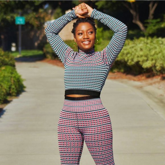 Fabletics Camryn Houndstooth Print Slim Fitted Seamless Cropped Long Sleeve Top - Picture 5 of 15